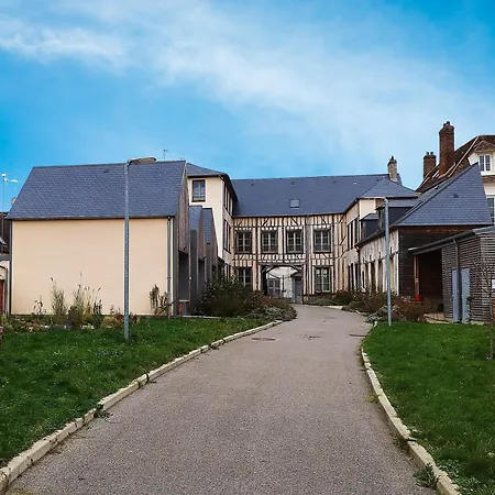 Welcome To Hapi'n B In The Heart Of Beauvais!